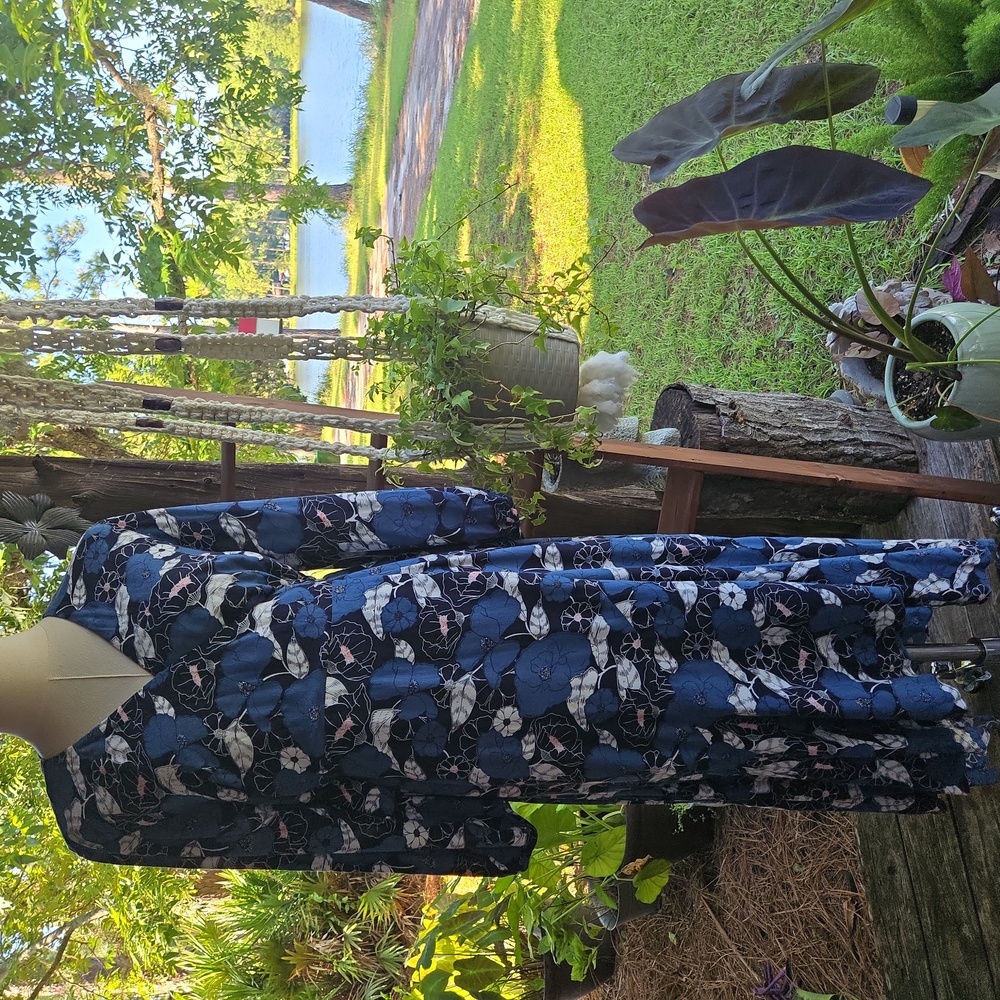 Luxe Essentials Blue Floral Wrap Dress Size Large